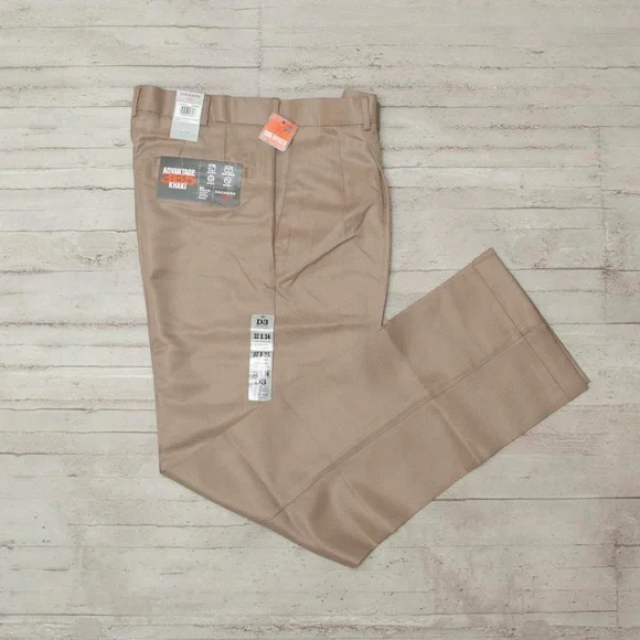 NWT Dockers 365 D3 Classic Fit Pleated Pant in British Khaki, 32x34 - Picture 2 of 7